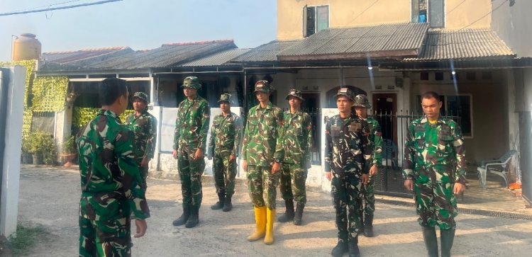 Memasuki Hari Ke-14, Personel Satgas TMMD Ke-129 Kodim 0418/Palembang Kebut Pembangunan Mushola Baitul Magfurin