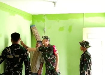 Hari Ke-16 TMMD Ke-129, Satgas Kodim 0418/Palembang Tuntaskan Finishing Rehab RTLH Milik Ibu Sumilah