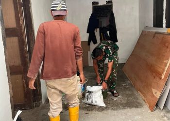 Hari Ke-16 TMMD Ke-129, Satgas Kodim 0418/Palembang Percepat Rehab RTLH Milik Bapak Karyo