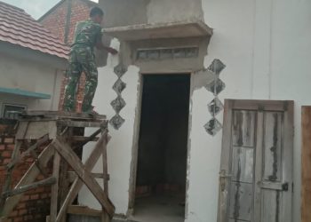 Hari Ke-16, Prajurit Satgas TMMD Terus Bekerja Hadirkan Air Bersih untuk Mushola Al-Mufakat