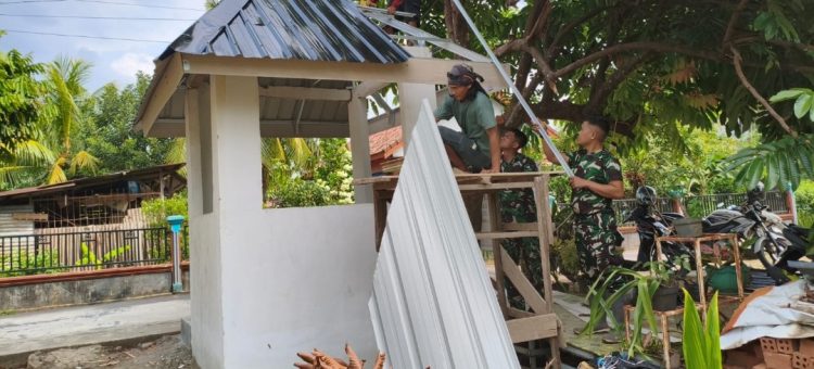 Hari Ke-16 TMMD Ke-129, Dedikasi Personel TNI Satgas Kodim 0418/Palembang Tuntaskan Finishing Pos Kamling di Talang Jambe