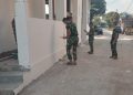 Hari Ke-17 Semangat Personel TNI Tak Surut, Satgas TMMD Ke-129 Kodim 0418/Palembang Kebut Finishing Mushala Baitul Magfurin