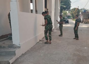 Hari Ke-17 Semangat Personel TNI Tak Surut, Satgas TMMD Ke-129 Kodim 0418/Palembang Kebut Finishing Mushala Baitul Magfurin