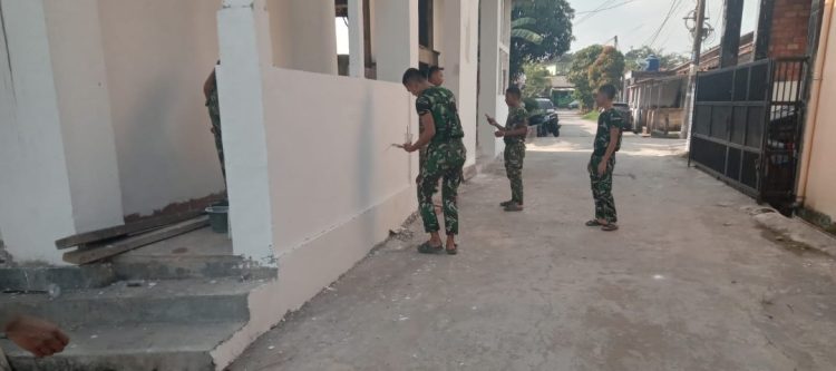 Hari Ke-17 Semangat Personel TNI Tak Surut, Satgas TMMD Ke-129 Kodim 0418/Palembang Kebut Finishing Mushala Baitul Magfurin