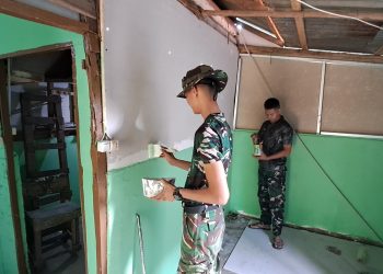 RTLH Sasaran 11 Terus Dikerjakan, Satgas TMMD Pastikan Rumah Bapak Fernando Semakin Layak