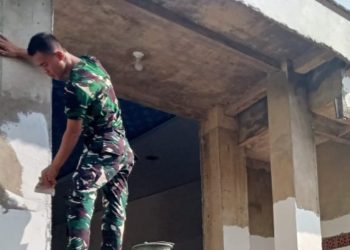 Hari Ke-18 TMMD, Satgas Kodim 0418/Palembang Percepat Penyelesaian Mushola Baitul Magfurin
