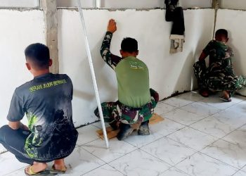Hari Ke-18 TMMD, Satgas Kodim 0418/Palembang Kebut Penyelesaian RTLH Milik Ibu Sriyanti
