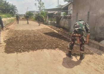 TMMD Hari ke-18, Satgas Kodim 0418/Palembang Kebut Pengerasan Jalan 750 Meter di Talang Jambe