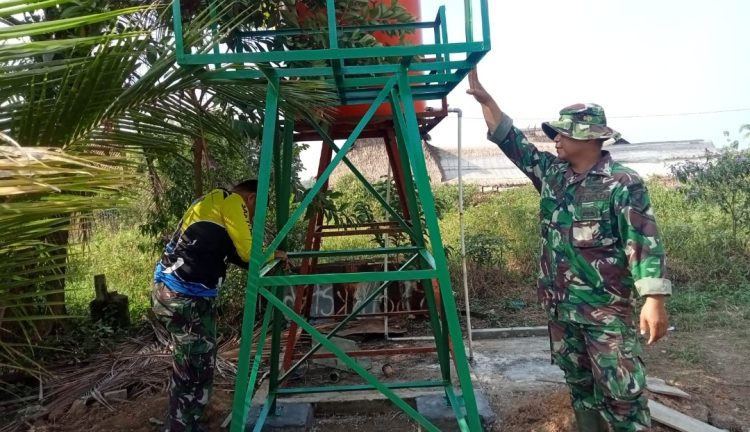 Pastikan Air Bersih Siap Dimanfaatkan, Satgas TMMD Kodim 0418/Palembang Uji Fungsi Sumur Bor Mushola Hidayatullah