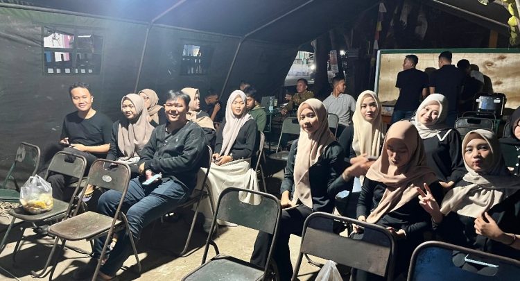 Karang Taruna Talang Jambe Antusias Ikuti Nobar Bersama Satgas TMMD ke-129 Kodim 0418/Palembang