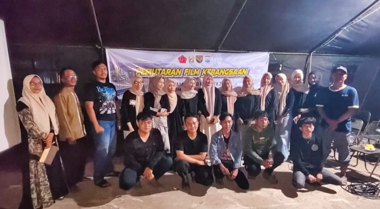 Karang Taruna Talang Jambe Sambut Positif Kehadiran Satgas TMMD Lewat Kegiatan Nobar