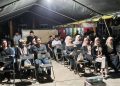 Tak Hanya Bangun Infrastruktur, Personel Satgas TMMD Kodim 0418/Palembang Sisihkan Waktu Nobar Bersama Pemuda Talang Jambe