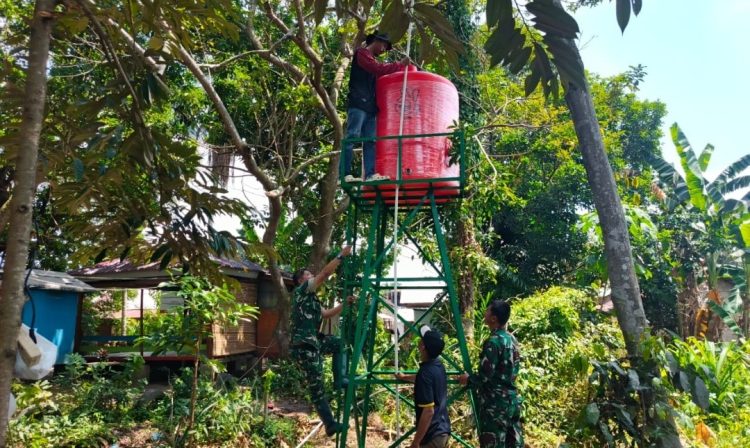 Hari Ke-19, Satgas TMMD ke-129 Kodim 0418/Palembang Lanjutkan Pekerjaan Sumur Bor di Kampung Kreatif Pelangi