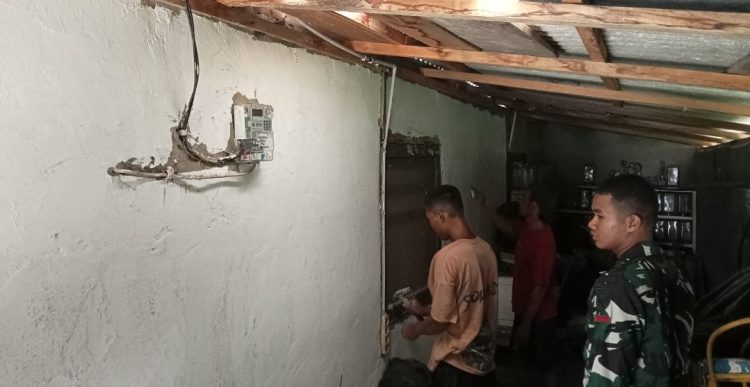 Wakil Dansatgas TMMD Kodim 0418/Palembang Pastikan Rehab RTLH TMMD Rampung Sesuai Standar