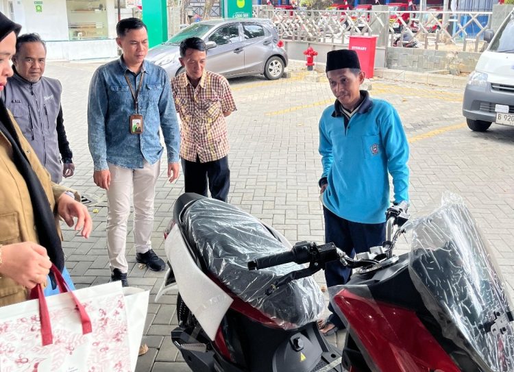 Pegadaian Salurkan Bantuan TJSL untuk Nasabah Terdampak Musibah Kebakaran di Palembang