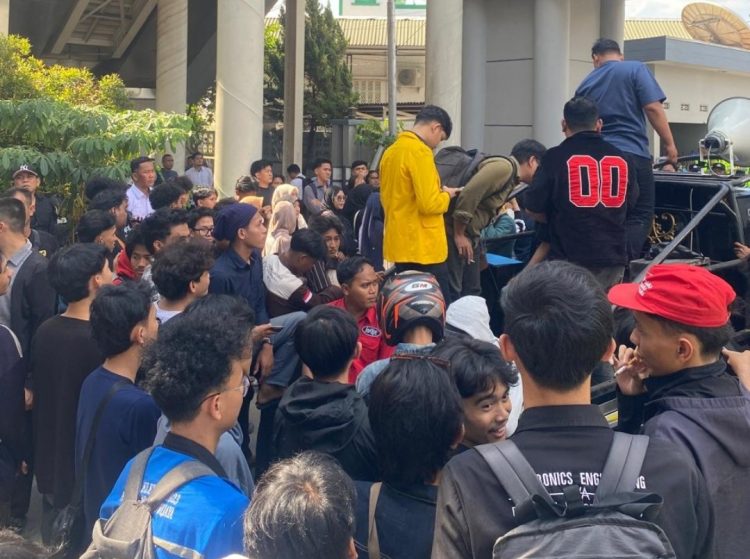 Hukum Harus Adil untuk Semua” Ratusan Mahasiswa Desak Kejari Palembang Usut Tuntas Dugaan Korupsi