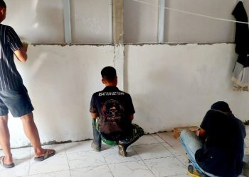 Gotong Royong Satgas TMMD dan Warga Percepat Penyelesaian RTLH Ibu Sriyanti