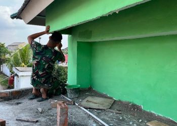 Semangat Gotong Royong Warnai Finishing Mushola Baitul Magfurin dalam TMMD Ke-129