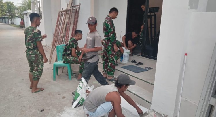 Disiplin dan Kerja Terukur, Satgas TMMD Ke-129 Kodim 0418/Palembang Percepat Finishing Mushola Baitul Magfurin