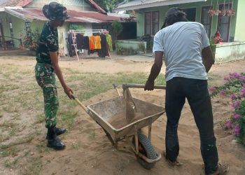 Satgas TMMD Ke-129 Kodim 0418/Palembang Kebut Finishing Rumah Bapak Fernando Demi Segera Dihuni
