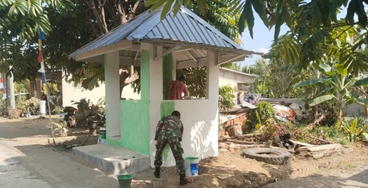 Tak Kenal Lelah, Satgas TMMD Kodim 0418/Palembang Tuntaskan Finishing Pos Kamling demi Kenyamanan Warga