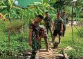 Semangat Pengabdian Satgas TMMD Kodim 0418/Palembang Terlihat dalam Perbaikan Jembatan Warga