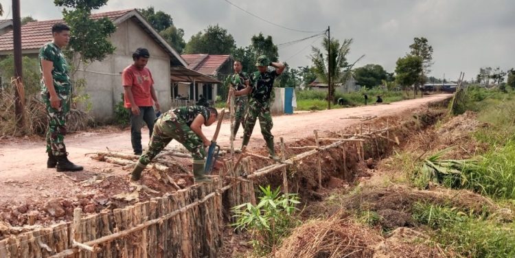 TMMD Ke-129 Kodim 0418/Palembang Bangun Infrastruktur Sekaligus Memperkuat Persatuan Warga