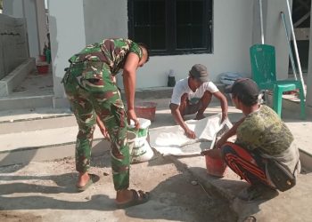 Yonif 948 Bersama Warga Kebut Penyelesaian Mushola Baitul Magfurin