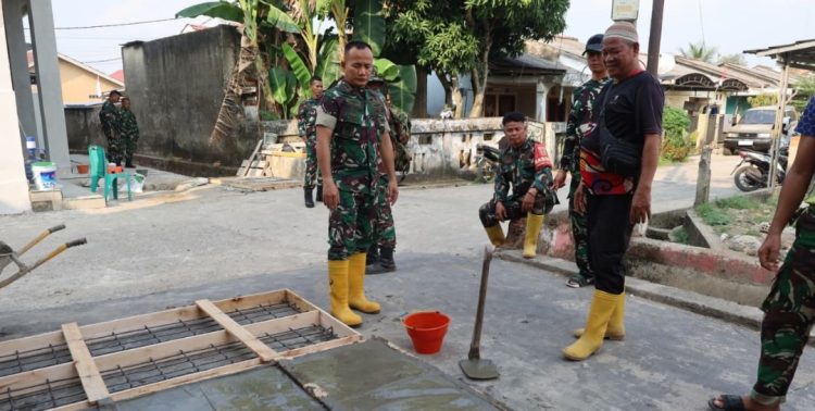 Wadan Satgas TMMD ke-129 Kodim 0418/Palembang Tinjau Progres Pembangunan Mushola Baitul Magfurin