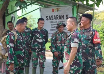 Wadan Satgas TMMD ke-129 Tinjau Progres RTLH Sasaran 5 , Pastikan Siap Dihuni Pemilik Ibu Suwarni