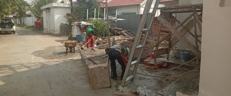 Semangat Personel Yonif 950 Warnai Hari Ke-22 TMMD di Talang Jambe