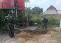 Semangat Personel Yon TP 950 Warnai Penyelesaian Sumur Bor TMMD di Mushola Hidayatullah