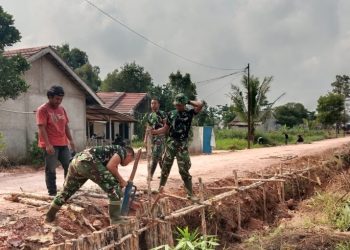 Memasuki Hari Ke-24, Di Balik Pekerjaan Fisik TMMD, Ada Semangat Pengabdian Prajurit untuk Masyarakat