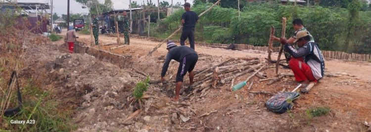Hari Ke-24 Kejar Penyelesaian, Satgas TMMD ke-129 Tetap Jaga Kualitas Jalan 750 Meter