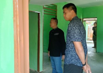 Rumah Bapak Fernando Perlahan Berubah, Wadan Satgas TMMD Pastikan Pembangunan Berjalan Baik
