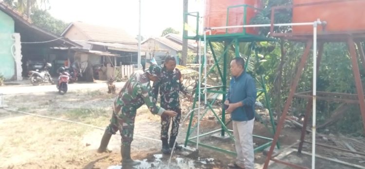 Satgas TMMD ke-129 Cek Air dan Tower Tandon Sumur Bor di Musholah Hidayatullah