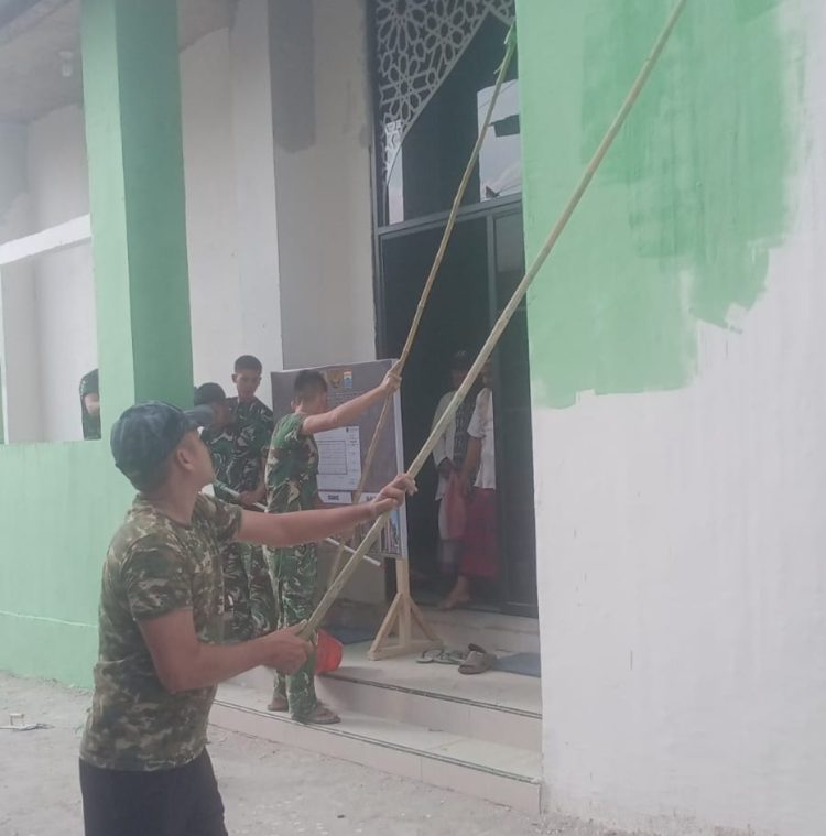 Satgas TMMD Kodim 0418/Palembang Perhatikan Kenyamanan Lingkungan Mushola Baitul Maghfurin