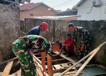 Masuk Tahap Penyempurnaan, Satgas TMMD Finishing Mushola Baitul Maghfurin