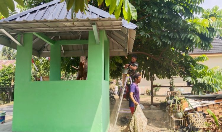 Finishing Dikebut, Satgas TMMD ke-129 Siapkan Pos Kamling agar Segera Dimanfaatkan Warga