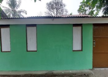 Bersihkan Halaman Pak Karyo, Satgas TMMD Hidupkan Kembali Semangat Gotong Royong