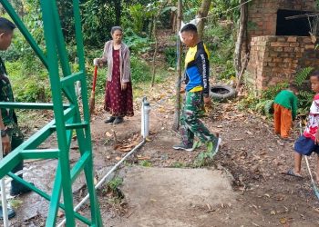 JELANG PENUTUPAN TMMD KE-129, SATGAS TMMD KODIM 0418/PALEMBANG PASTIKAN SUMUR BOR KAMPUNG KREATIF PELANGI SIAP DIMANFAATKAN