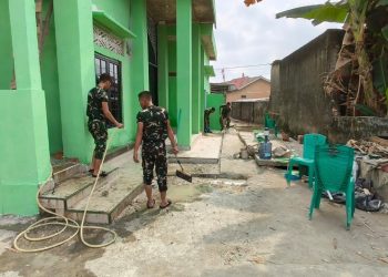 JELANG BERAKHIRNYA TMMD KE-129, SATGAS KODIM 0418/PALEMBANG FINISHING MUSHOLA BAITUL MAKFURIN
