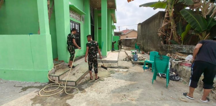 JELANG BERAKHIRNYA TMMD KE-129, SATGAS KODIM 0418/PALEMBANG FINISHING MUSHOLA BAITUL MAKFURIN