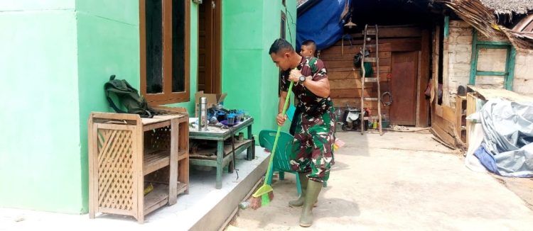 RTLH Ibu Sriyanti Masuki Tahap Finishing, Satgas Bersihkan Lingkungan Rumah