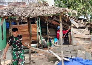 MENJELANG PENUTUPAN, SATGAS TMMD PASTIKAN HASIL REHAB RTLH IBU SRIYANTI SIAP DITINGGALI