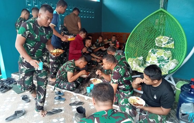 TMMD Bukan Sekadar Membangun Fisik, Makan Bersama Jadi Simbol Kedekatan TNI dan Rakyat