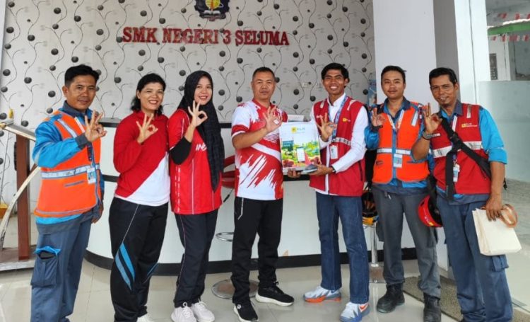 Di Balik Semarak Kemerdekaan RI, Petugas PLN UID S2JB Siaga Jaga Listrik Tetap Andal