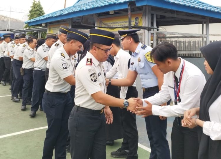 Apel Perdana Kepala Rutan Kelas I Palembang, Aris Supriyadi: Jaga Marwah dan Nama Baik Kementerian Imigrasi dan Pemasyarakatan