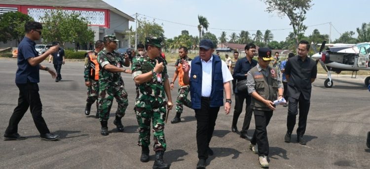 Danlanud Smh Dampingi Gubernur Sumsel Patroli Udara dan Tinjau Kesiapan OMC Untuk Penanganan Karhutla di Wilayah Sumsel