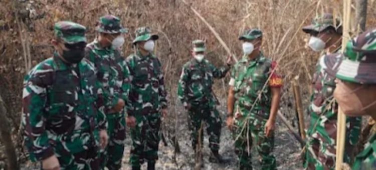 Tim Penyuluh Karhutla Seskoad Tinjau Lahan Terbakar dan Edukasi Warga Gandus